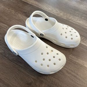 Size 8 women’s crocs